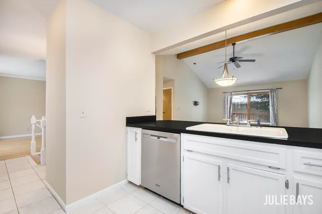 $283,000 | 2843 Parkside Drive, Unit 14, Jenison, MI 49428