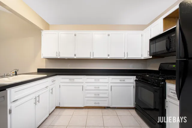 $283,000 | 2843 Parkside Drive, Unit 14, Jenison, MI 49428