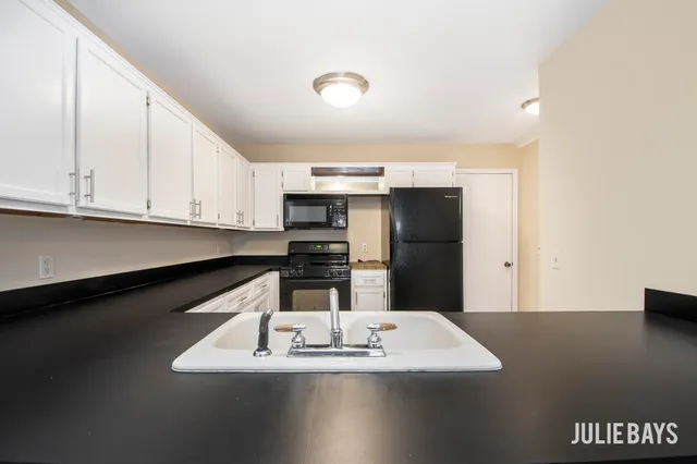 $283,000 | 2843 Parkside Drive, Unit 14, Jenison, MI 49428