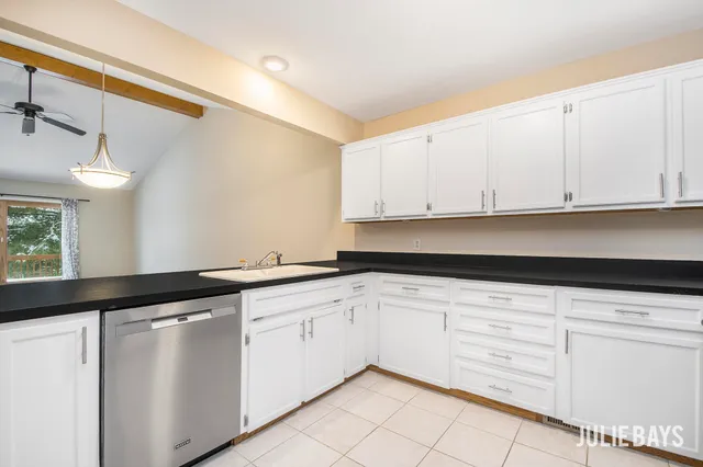 $283,000 | 2843 Parkside Drive, Unit 14, Jenison, MI 49428