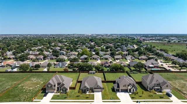 $489,000 | 411 Heritage Hill Drive, Forney, TX 75126