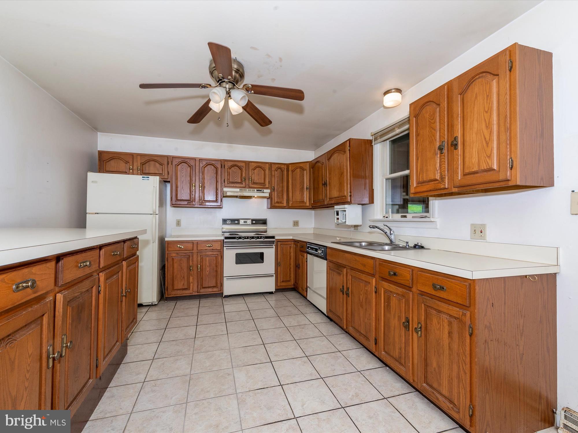 234 Little Britain Road Nottingham, PA 19362 - Photo 6 of 24 Kitchen