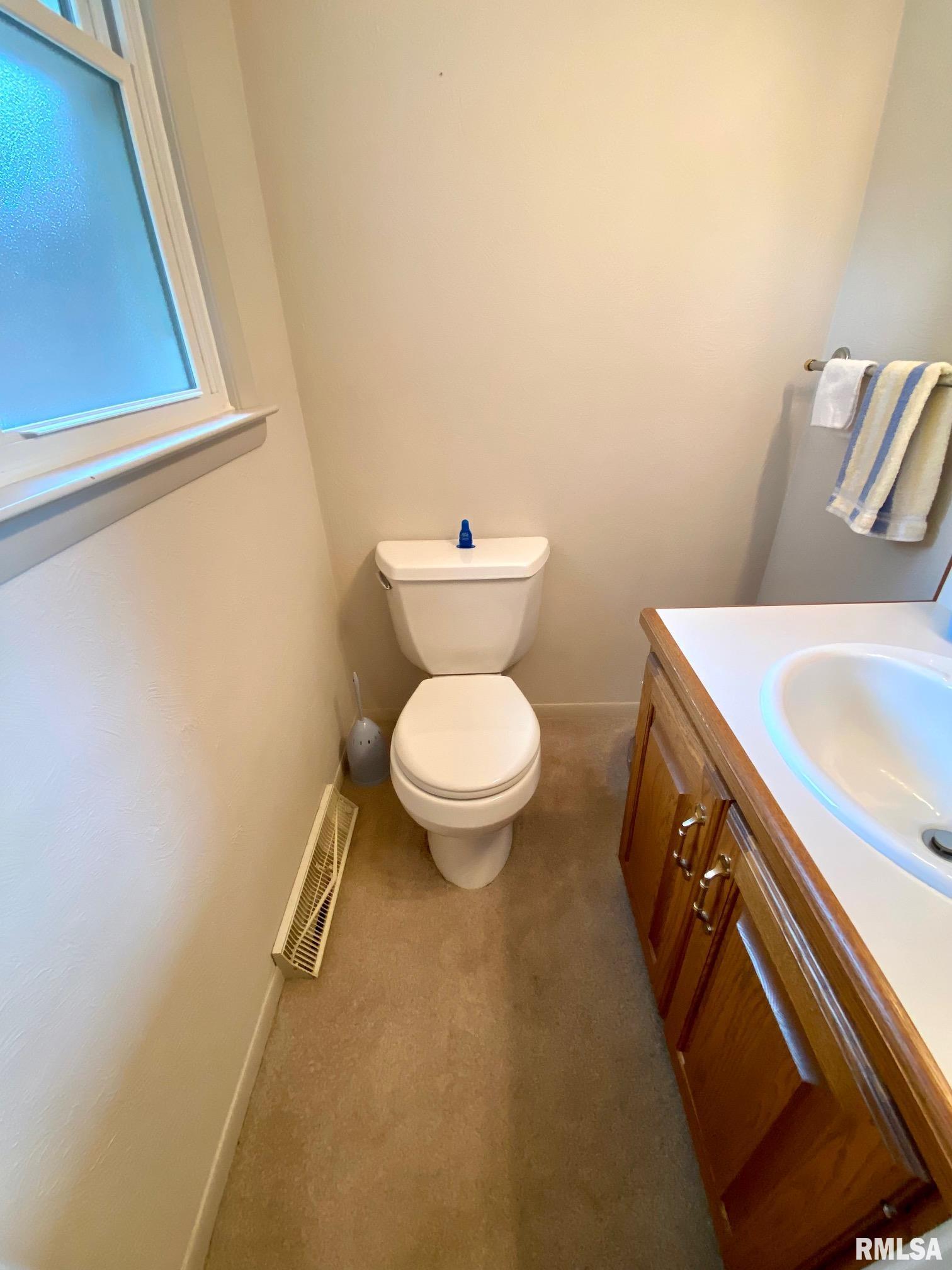 203 North Oak Street Ina, IL 62846 - Photo 13 of 29