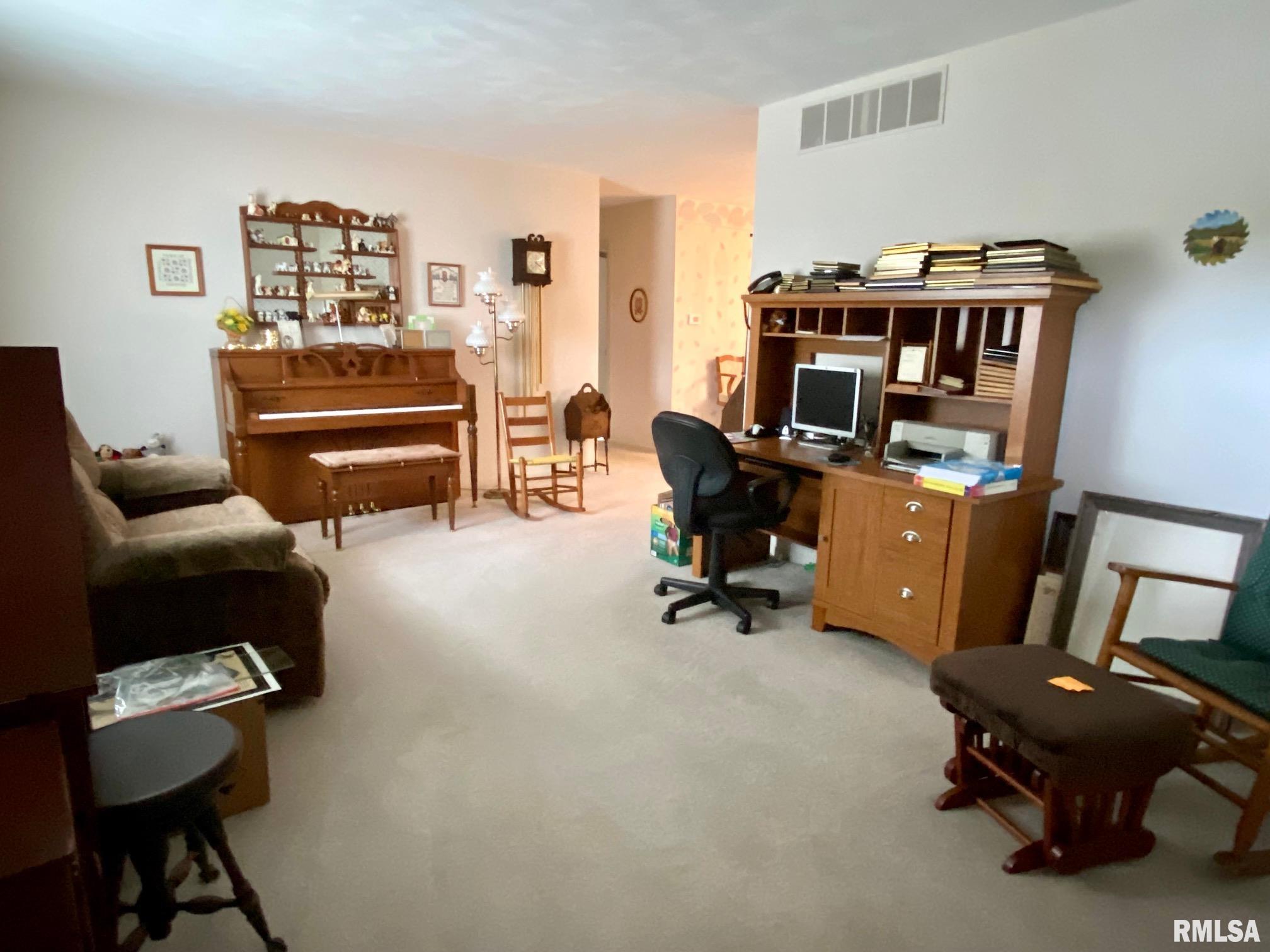 203 North Oak Street Ina, IL 62846 - Photo 4 of 29