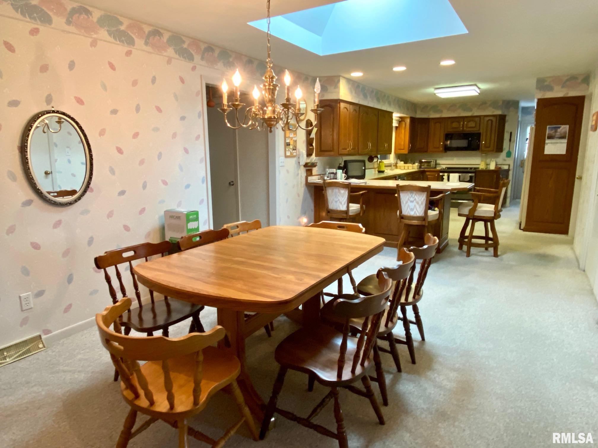 203 North Oak Street Ina, IL 62846 - Photo 8 of 29