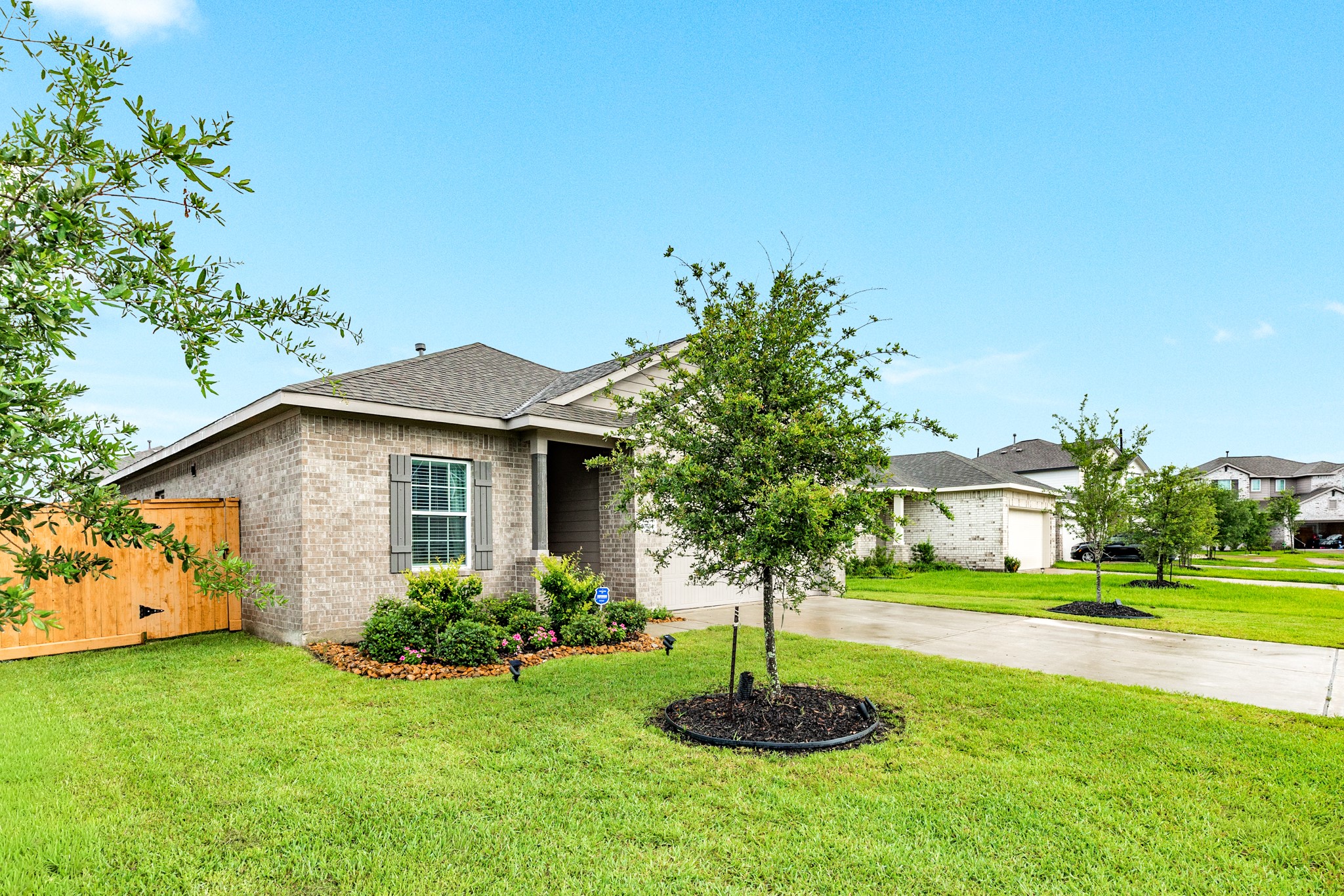 10514 Watershed Drive Rosharon, TX 77583 - Photo 3 of 28