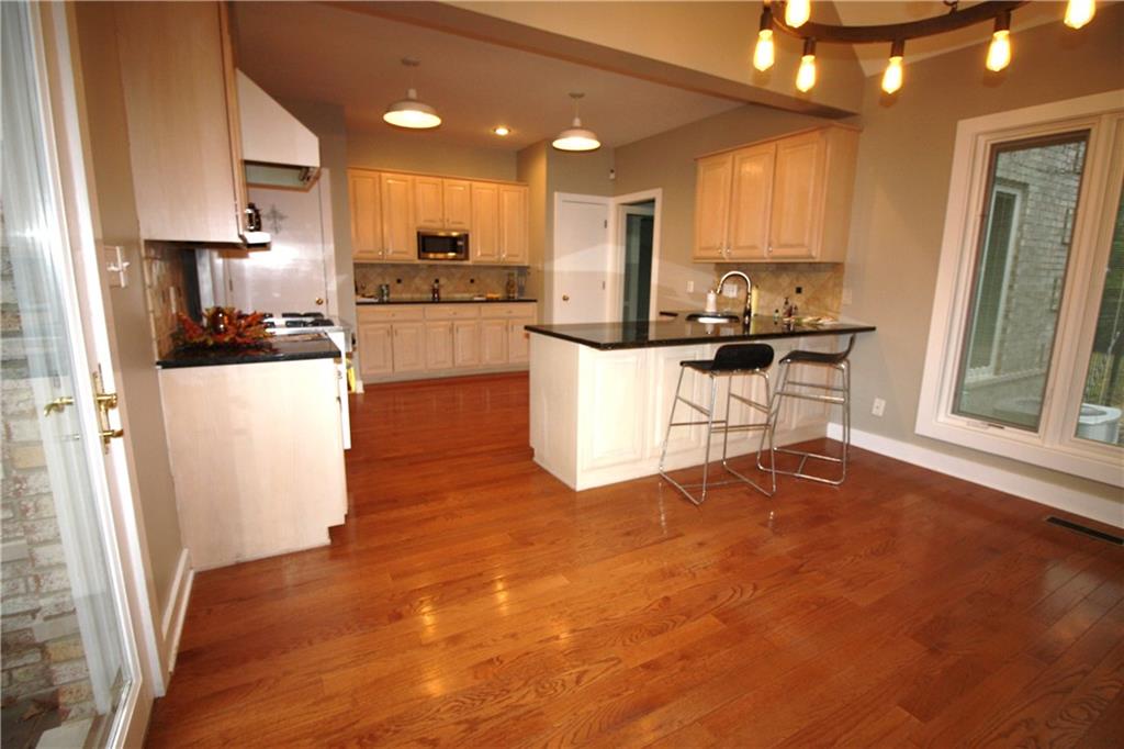 5222 Timber Ridge Drive Columbus, IN 47201 - Photo 5 of 47 Gallery Image 5