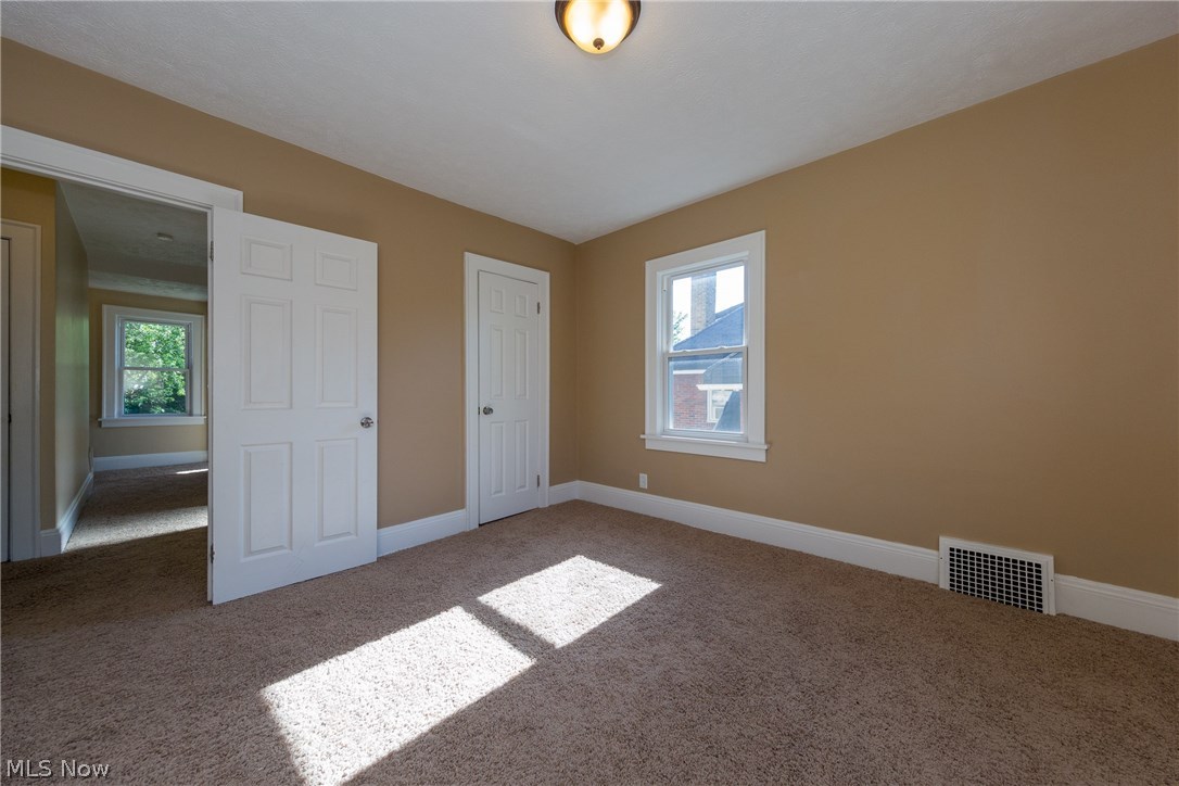 3380 Berkeley Road Cleveland, OH 44118 - Photo 16 of 35