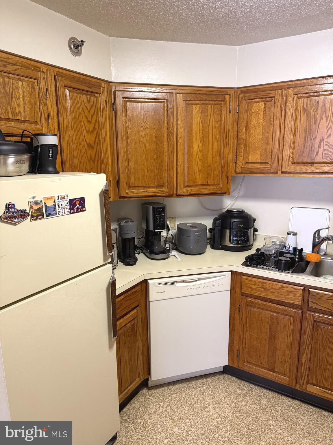 2018-32 Walnut Street, Unit 14K Philadelphia, PA 19103 - Photo 4 of 29