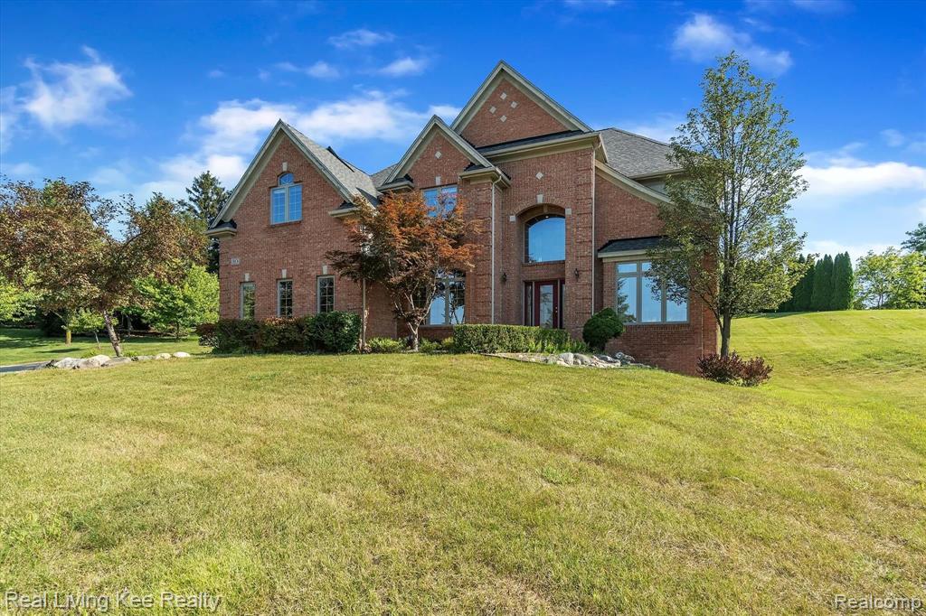 39 Fieldway Court Rochester, MI 48306 - Photo 3 of 55
