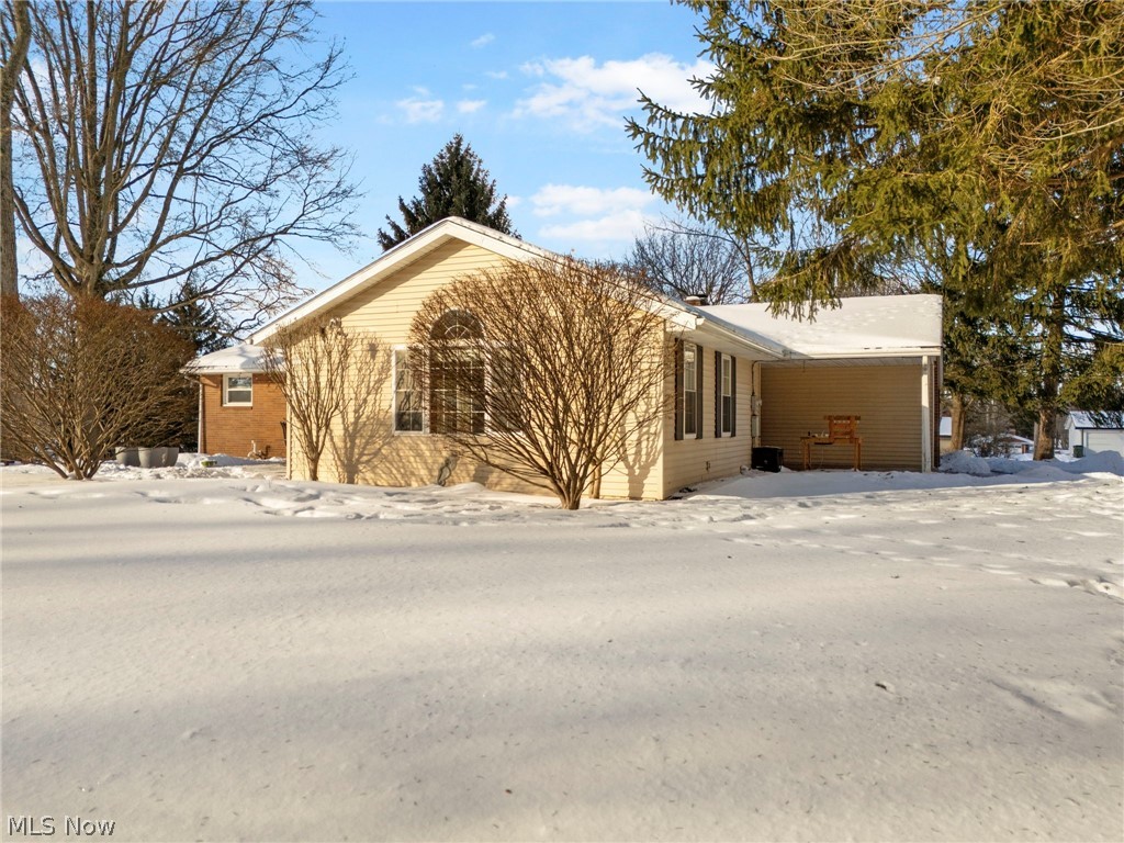 3596 Rolling Ridge Road Northeast Canton, OH 44721 - Photo 3 of 27 Gallery Image 3
