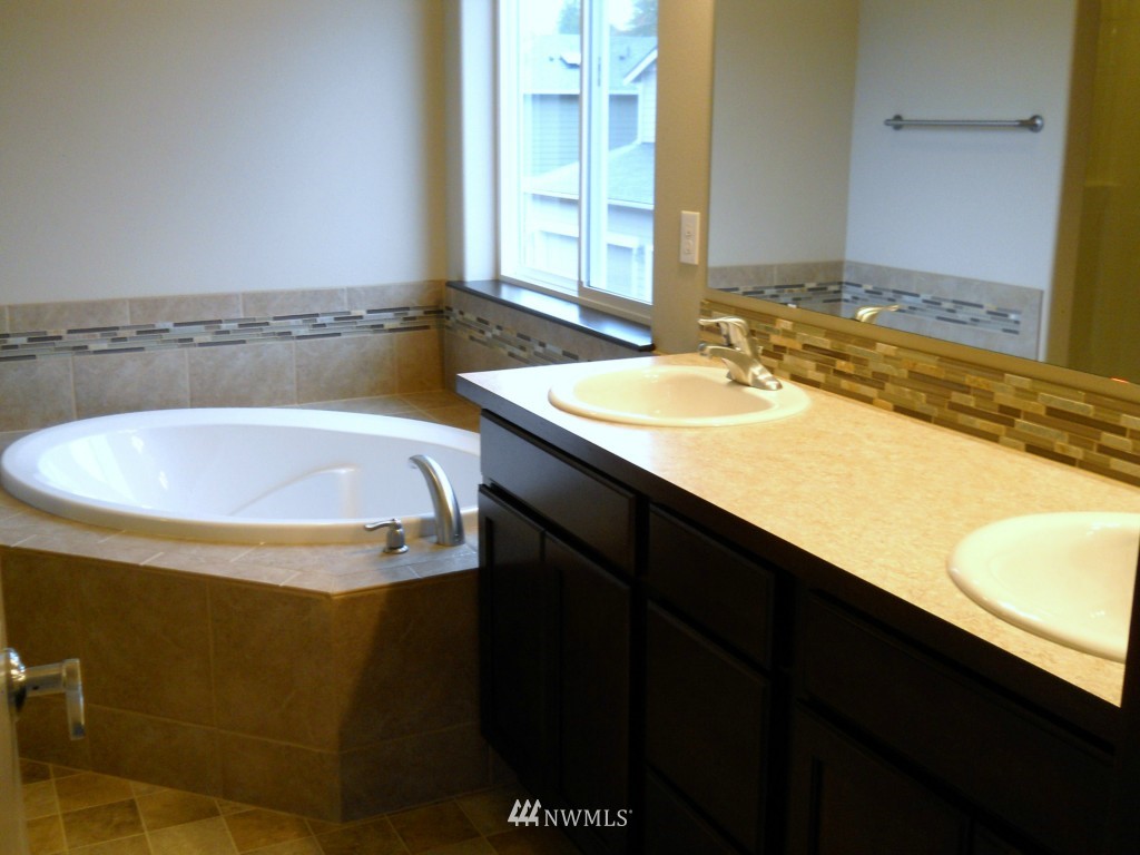 4640 Rochelle Street Southeast Lacey, WA 98503 - Photo 8 of 15 Gallery Image 8