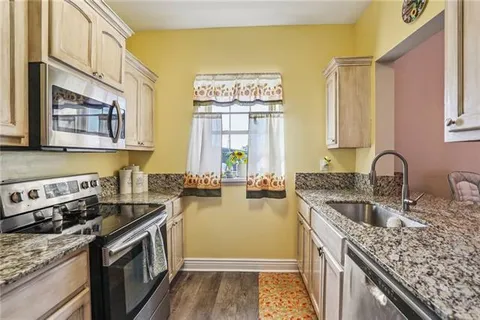 $169,000 | 3126 Edenborn Avenue, Unit 626, Metairie, LA 70002