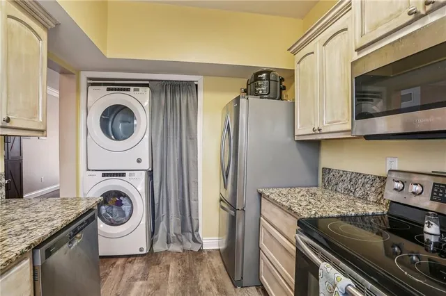 $179,000 | 3126 Edenborn Avenue, Unit 626, Metairie, LA 70002