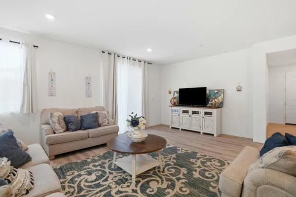 $519,999 | 1957 Apiary Way, Hughson, CA 95326