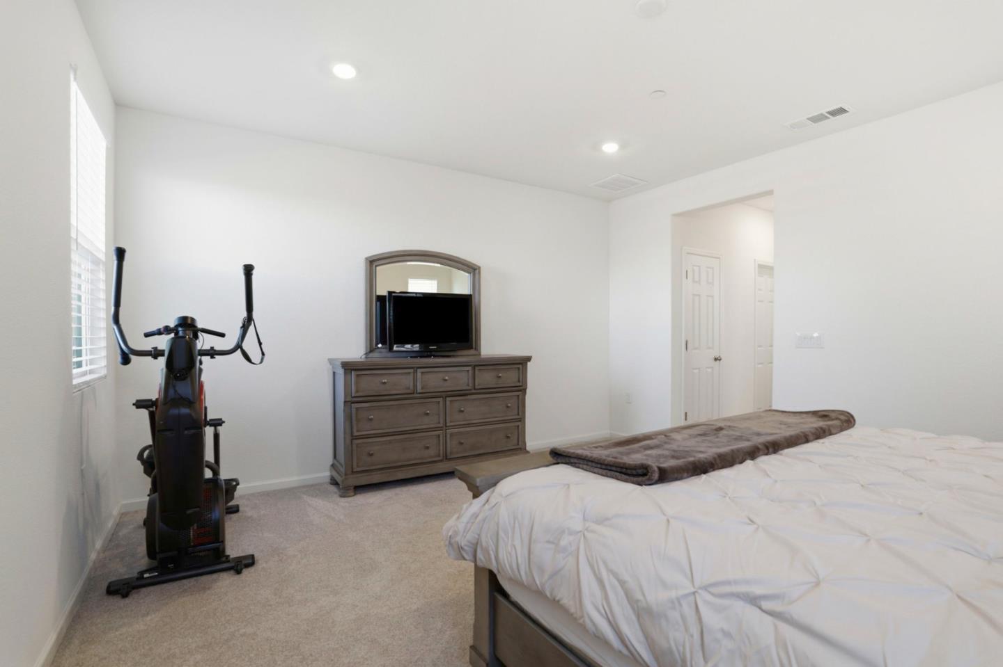 1957 Apiary Way Hughson, CA 95326 - Photo 25 of 37