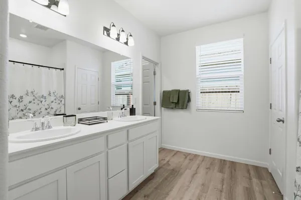 $519,999 | 1957 Apiary Way, Hughson, CA 95326