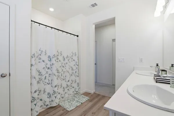 $519,999 | 1957 Apiary Way, Hughson, CA 95326