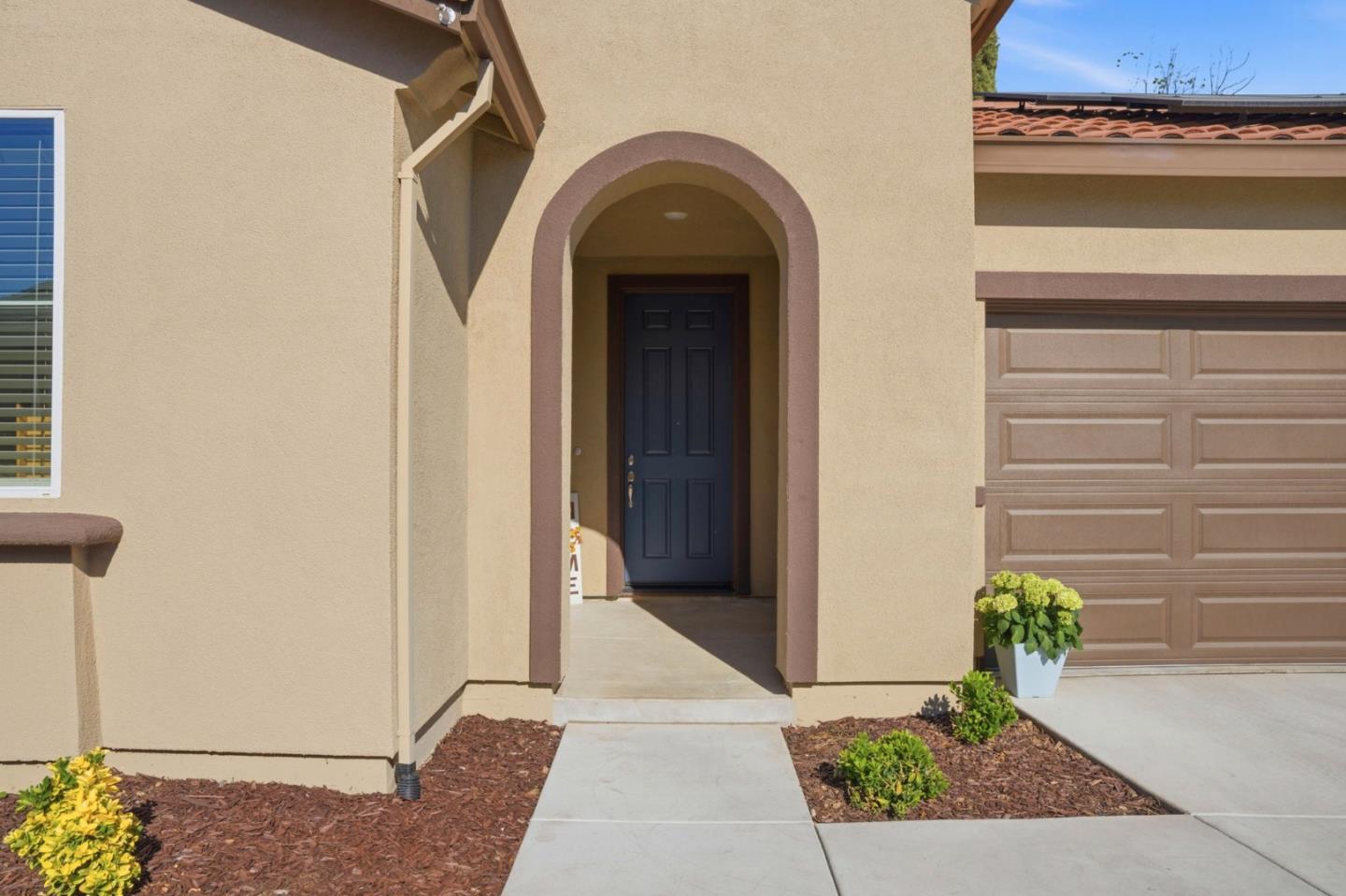 1957 Apiary Way Hughson, CA 95326 - Photo 4 of 37