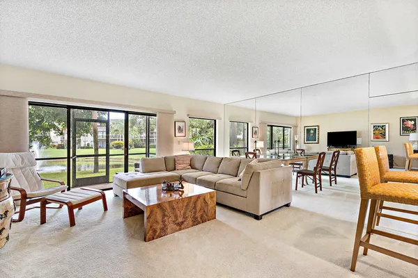 $1,750 | 11863 Wimbledon Circle, Unit 426, Wellington, FL 33414