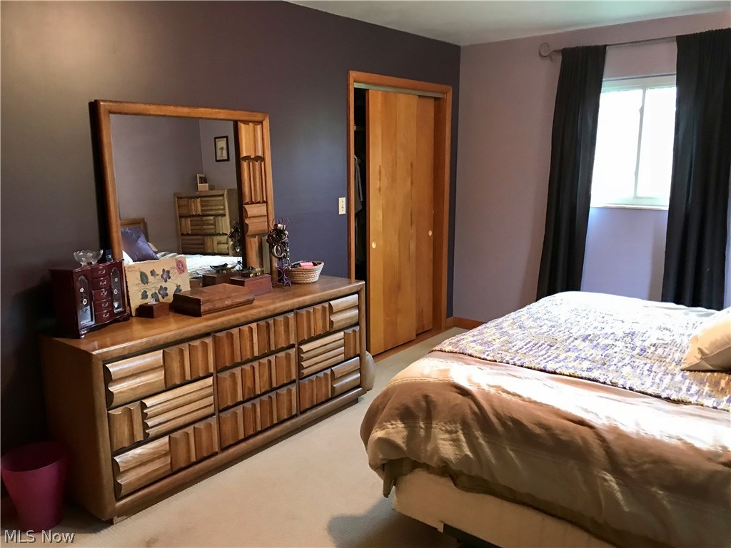 280 Glendale Road Vienna, WV 26105 - Photo 15 of 24 Master Bedroom has 2 closets ...