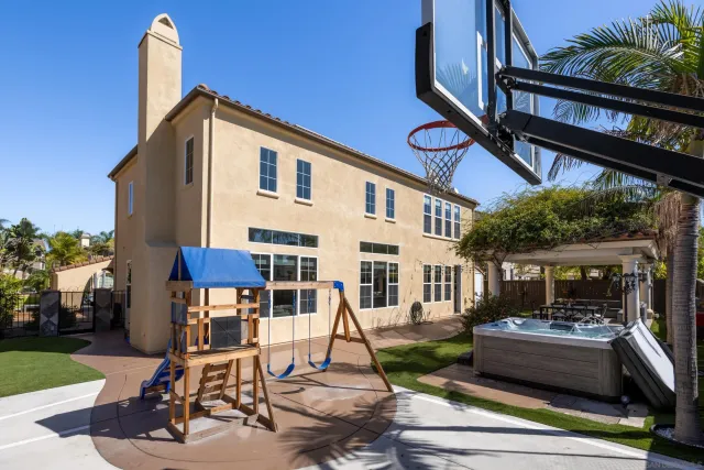 a view of house with outdoor seating space