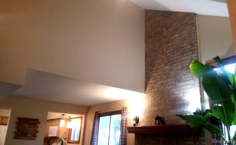 1359 Hampton Road Mount Clemens, MI 48043 - Photo 8 of 32 20170710_120002 (Small).jpg