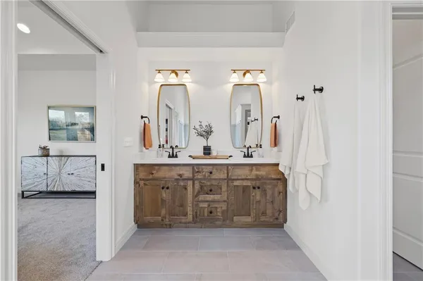 $593,145 | 2200 South Quail Drive, Independence, MO 64057