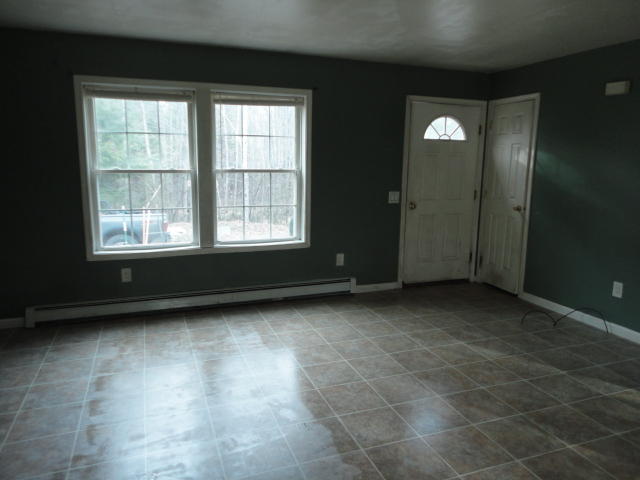 95 Weeks Mills Road Windsor, ME 04363 - Photo 4 of 14 4 Living area