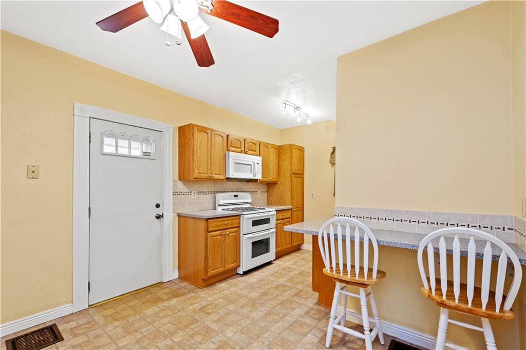 412 Grove Street McKees Rocks, PA 15136 - Photo 8 of 23 Gallery Image 8