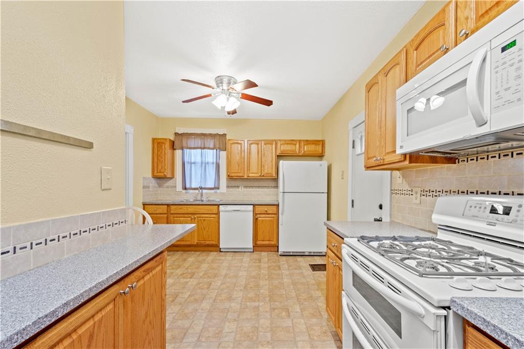 412 Grove Street McKees Rocks, PA 15136 - Photo 9 of 23 Gallery Image 9