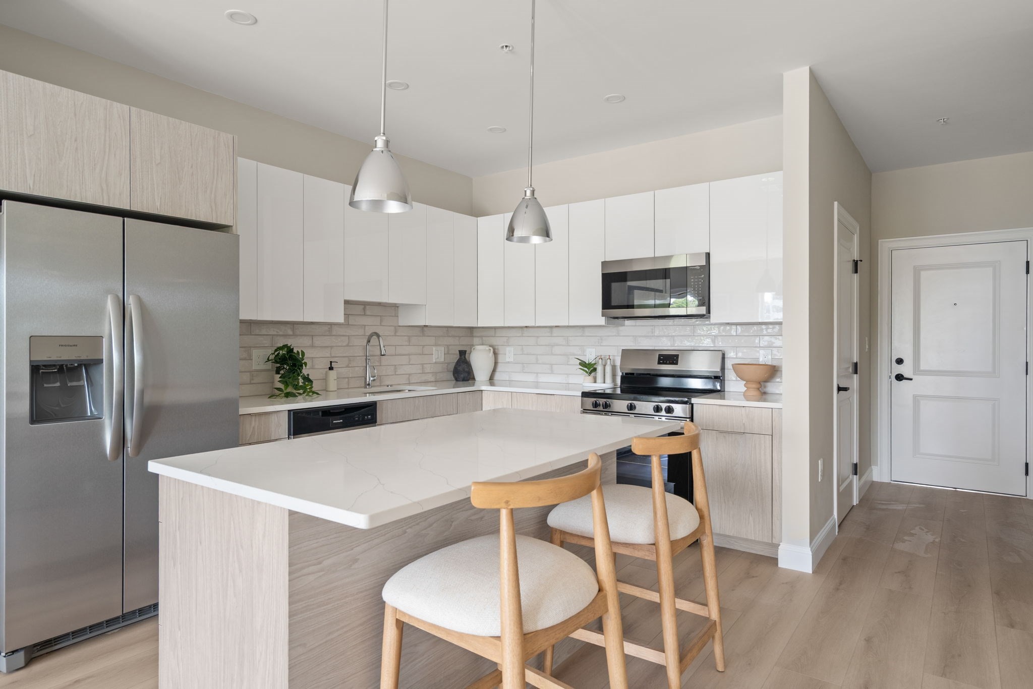 13 Wentworth Road, Unit 407 Quincy, MA 02170 - Photo 3 of 31 Gallery Image 3