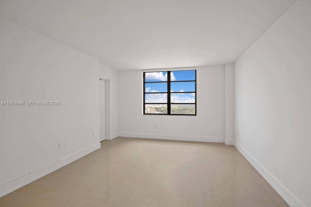 2333 Brickell Avenue, Unit 2710 Miami, FL 33129 - Photo 12 of 18