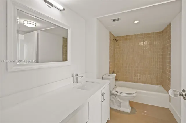 $4,300 | 2333 Brickell Avenue, Unit 2710, Miami, FL 33129