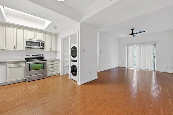 $1,350 | 11711 Memorial Drive, Unit 305, Houston, TX 77024