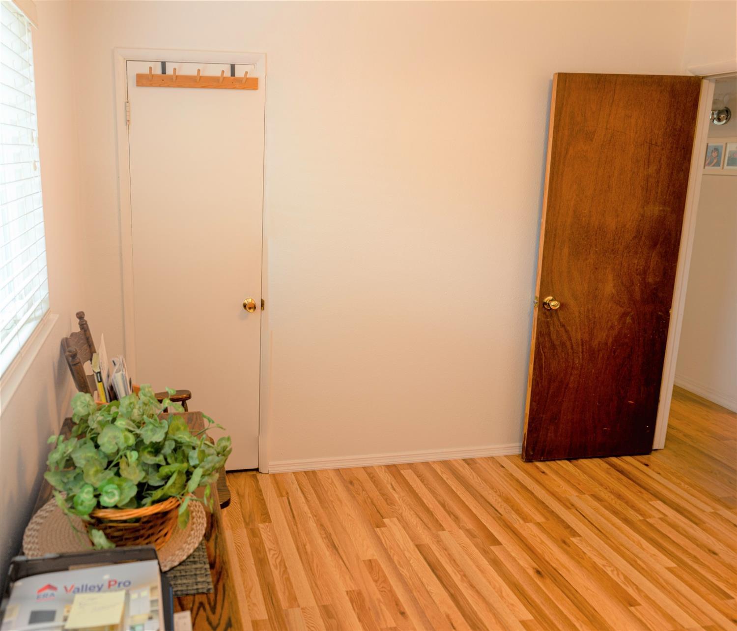 576 North Steven Avenue Reedley, CA 93654 - Photo 7 of 24 Additional Photo