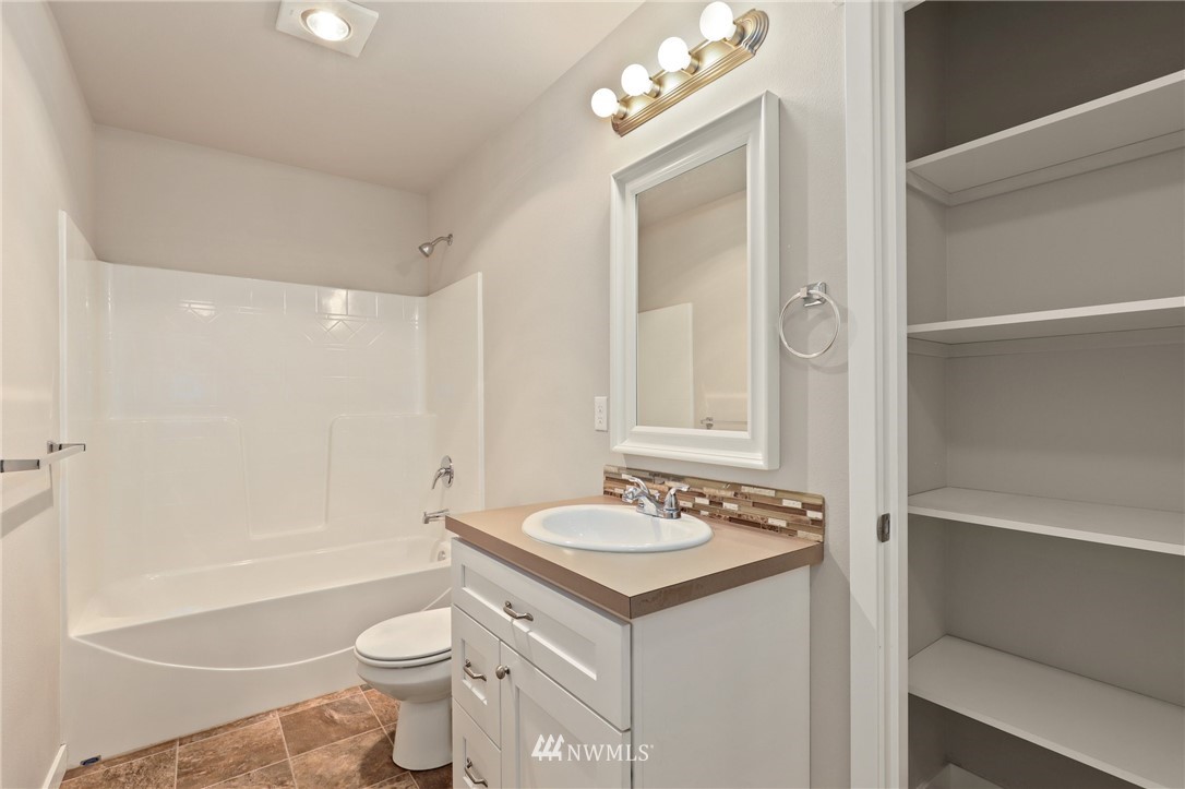 17724 Pendleton Street Southwest Rochester, WA 98579 - Photo 17 of 26