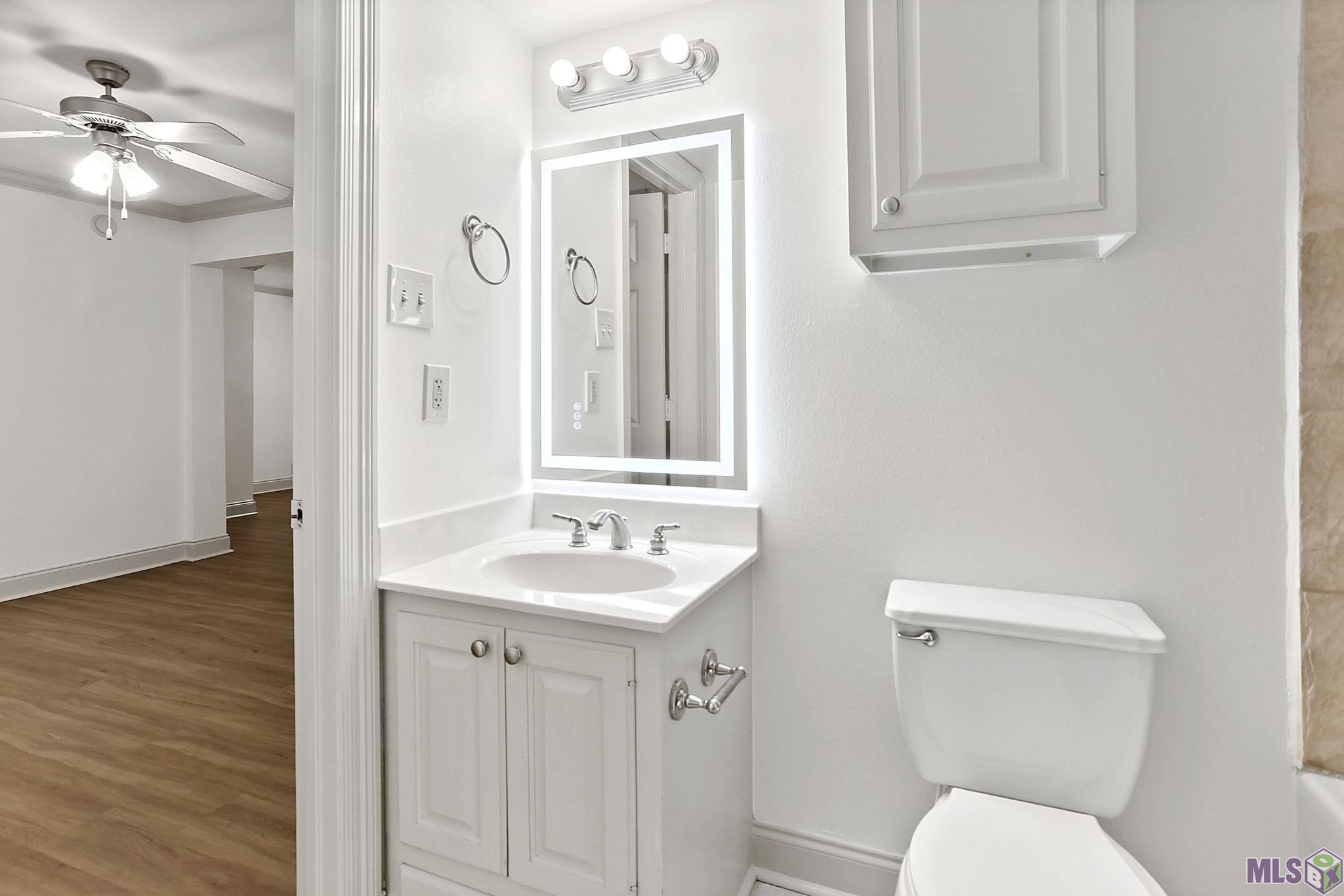 2045 North 3rd Street, Unit 404 Baton Rouge, LA 70802 - Photo 15 of 19 Guest Bath