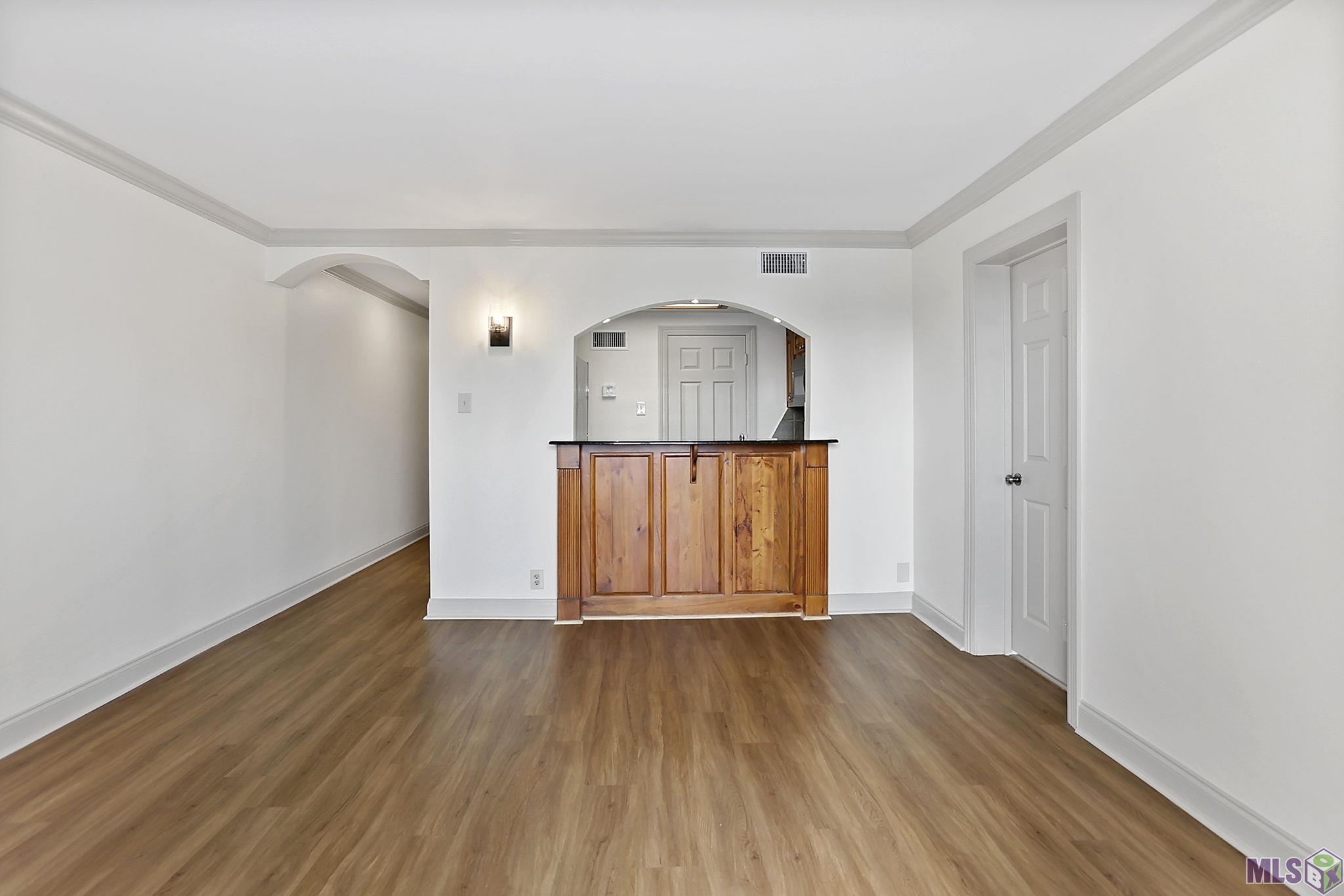 2045 North 3rd Street, Unit 404 Baton Rouge, LA 70802 - Photo 7 of 19 Living Room