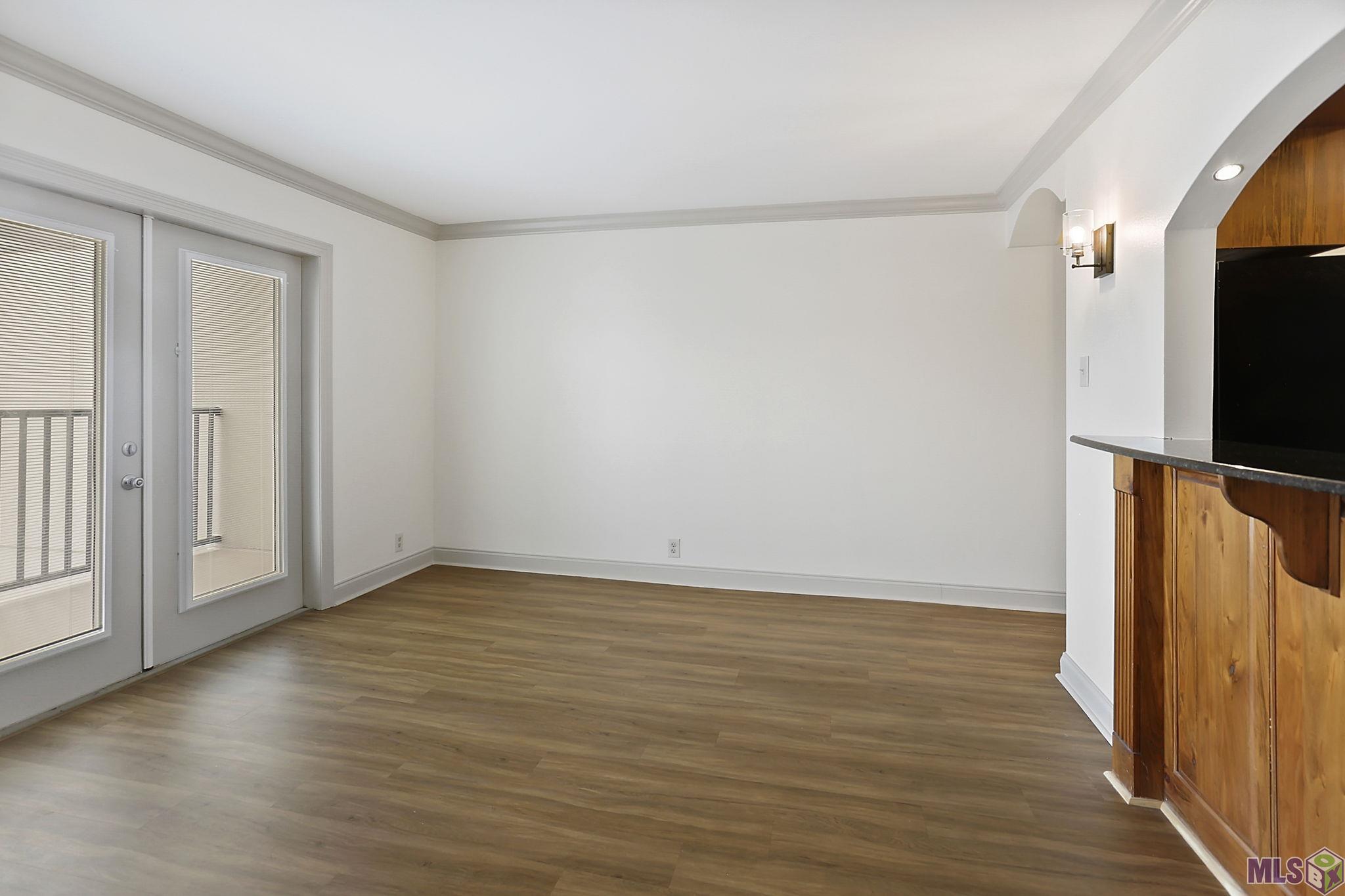 2045 North 3rd Street, Unit 404 Baton Rouge, LA 70802 - Photo 8 of 19 Living Room