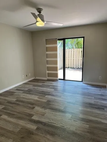 $2,000 | 616 Executive Center Drive, West Palm Beach, FL 33401