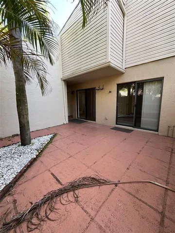 $2,000 | 616 Executive Center Drive, West Palm Beach, FL 33401