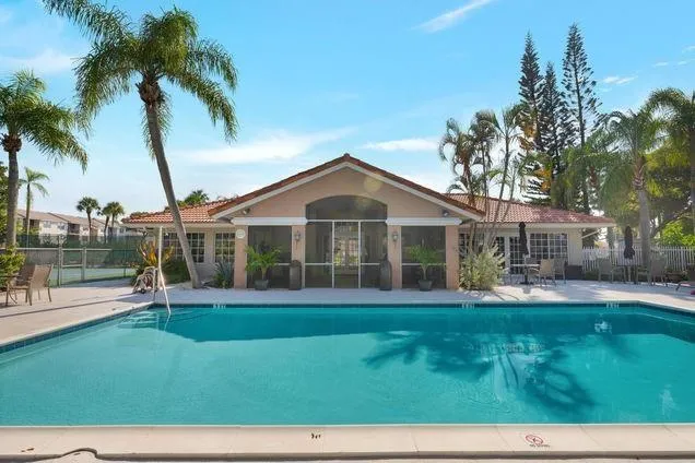 $2,000 | 616 Executive Center Drive, West Palm Beach, FL 33401