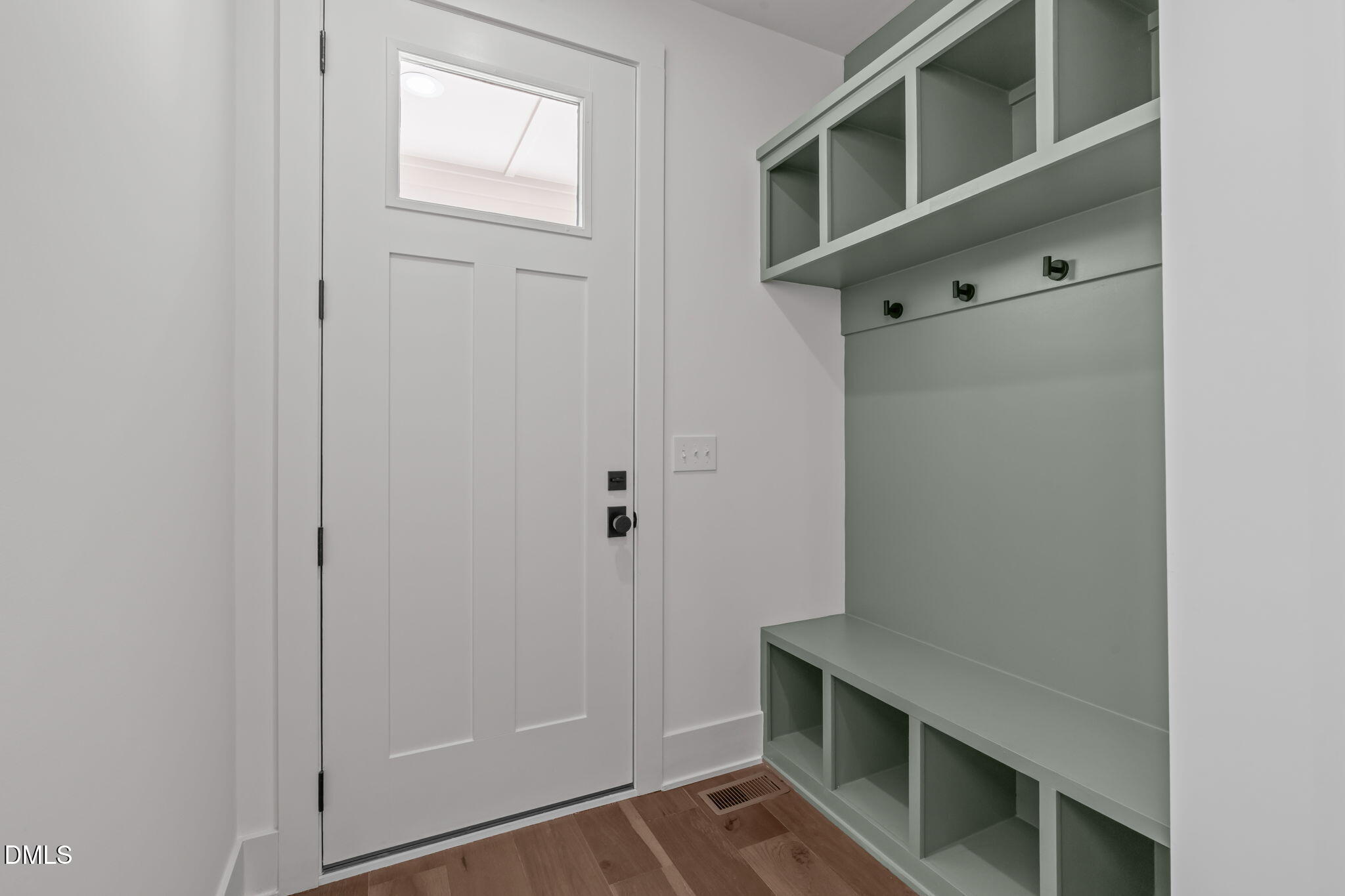 637 Conover Road, Unit B Durham, NC 27703 - Photo 7 of 52 a room that has a window in it