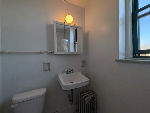 $1,795 | 3335 West Diversey Avenue, Unit 102, Chicago, IL 60647