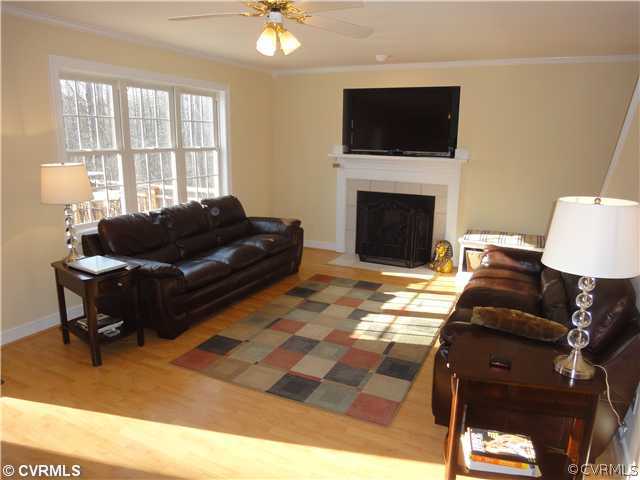 3530 Fairfield Road Powhatan, VA 23139 - Photo 4 of 24 Den/Family/Great Room