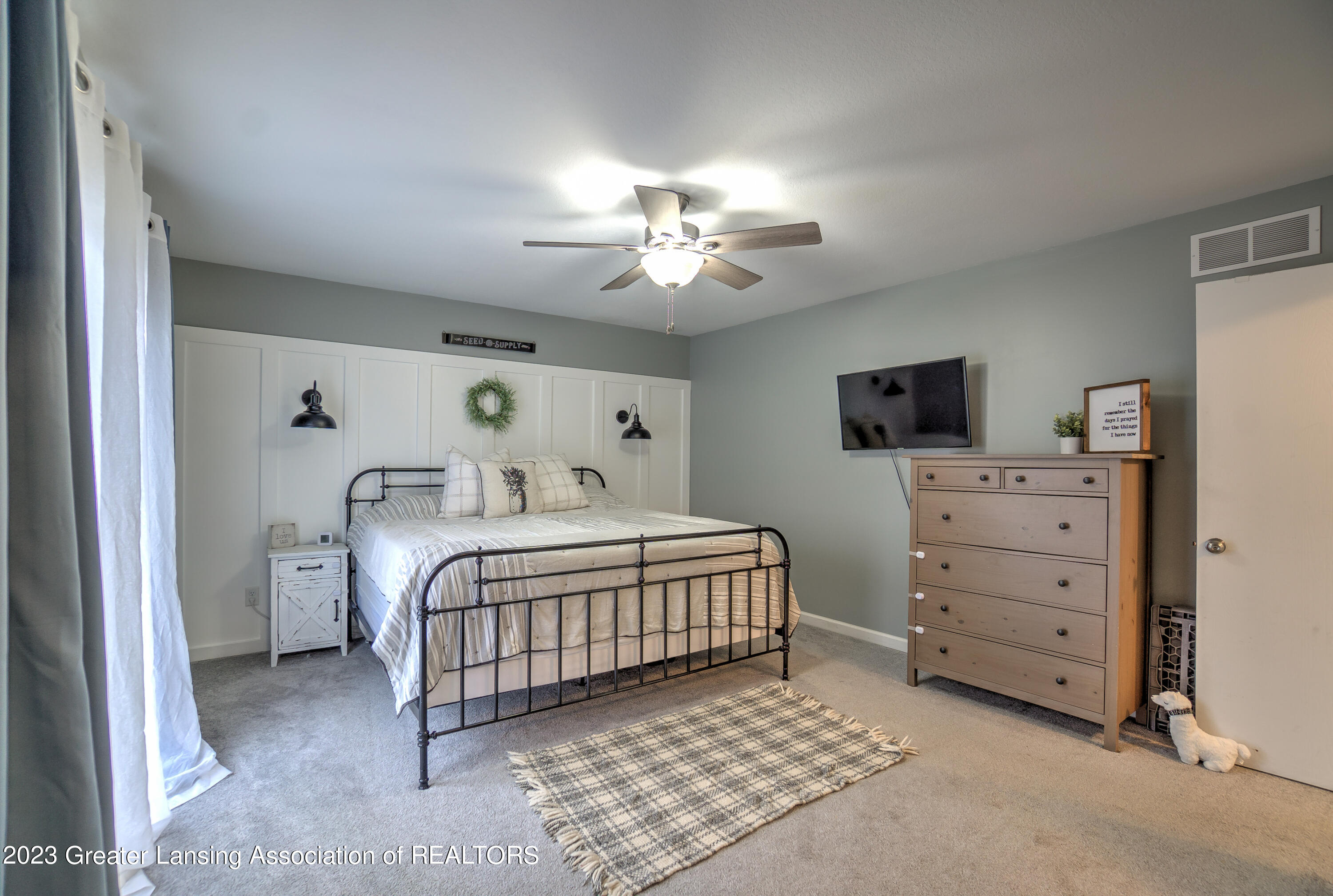 1165 North Michigan Road Eaton Rapids, MI 48827 - Photo 18 of 33 Primary Bedrooom