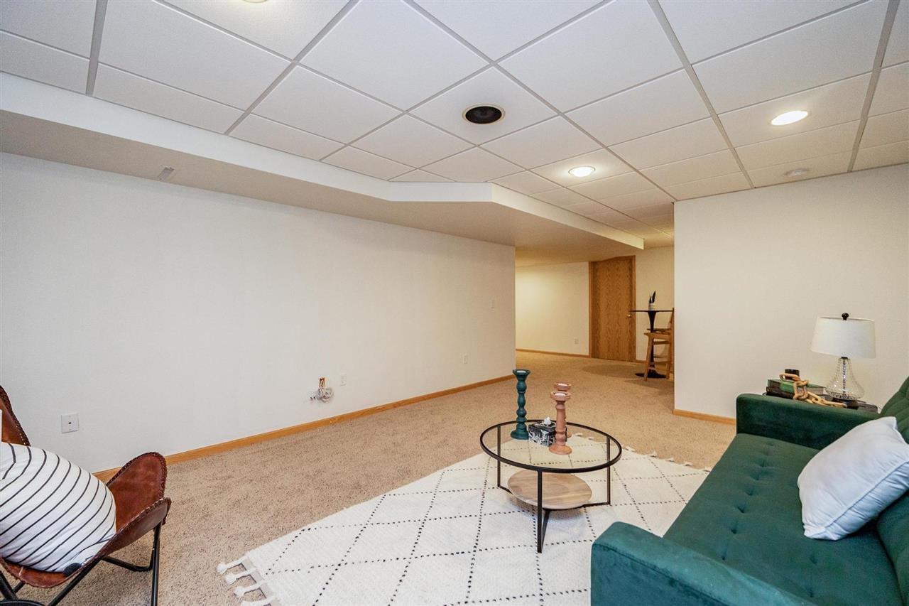 7110 Doubletree Road Northeast Cedar Rapids, IA 52402 - Photo 36 of 45 Gallery Image 36