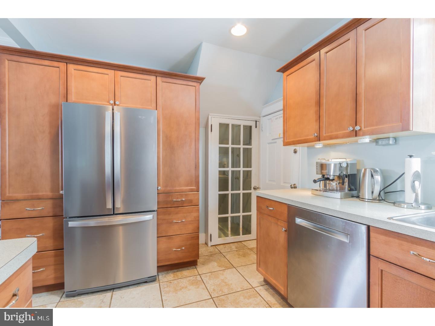 2420 Hollis Road Havertown, PA 19083 - Photo 8 of 25 Gallery Image 8