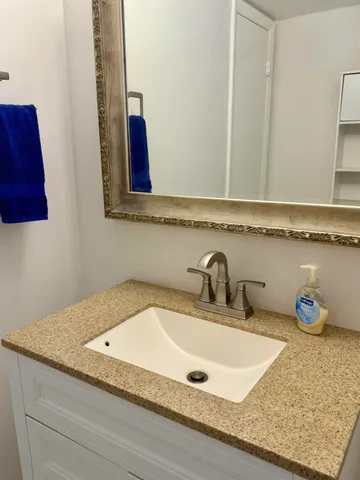 $2,200 | 200 East Royal Palm Road, Unit 206, Boca Raton, FL 33432
